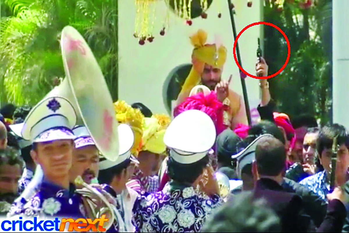 ജദേജയുടെ  വിവാഹാഘോഷത്തിനിടെ ആകാശത്തേക്ക് വെടി