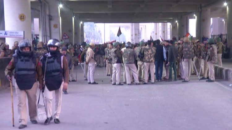 പൗരത്വ പ്രതിഷേധം: ഡൽഹി ജാഫ്രാബാദ് മെട്രോ സ്റ്റേഷൻ അടച്ചു