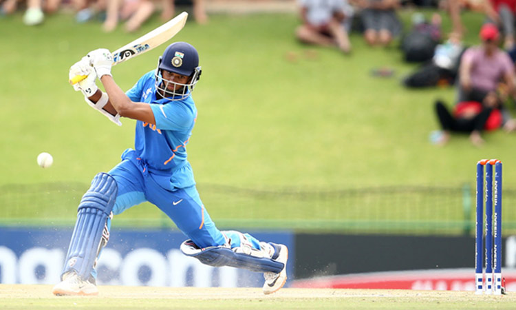 അണ്ടർ 19 ലോക കപ്പ്​ ക്രിക്കറ്റ്​: പാകിസ്​താ​നെ 10 വിക്കറ്റിന്​ തറപറ്റിച്ച്​ ഇന്ത്യ ഫൈനലിൽ