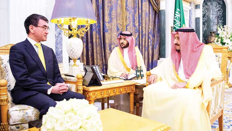 ജപ്പാൻ വിദേശകാര്യമന്ത്രി സൽമാൻ രാജാവിനെ സന്ദർശിച്ചു