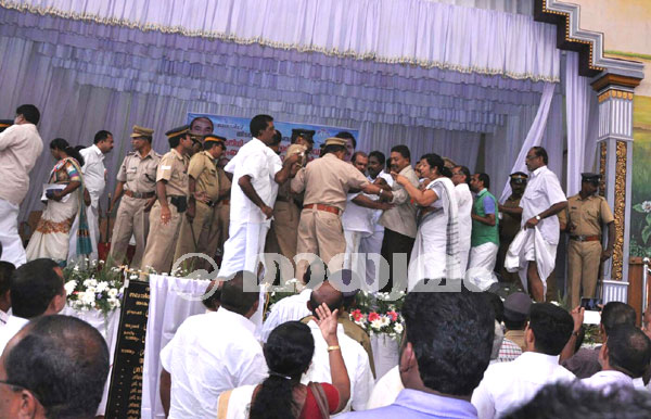 മാണിയും പി.സി ജോര്‍ജും ഒരേ വേദിയില്‍; ഇരു വിഭാഗങ്ങള്‍ തമ്മില്‍ വാക്കേറ്റം