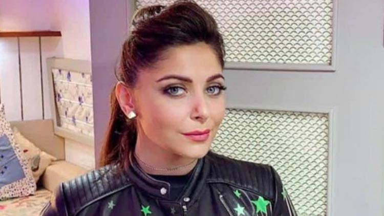 താരജാഡ മാറ്റി കനിക രോഗിയെപ്പോലെ പെരുമാറണമെന്ന്​ ആ​ശുപത്രി