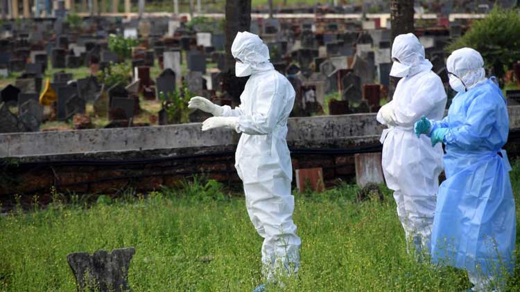 അവസാനയാത്രയിലും അന്യരാക്കപ്പെടുന്നവർ