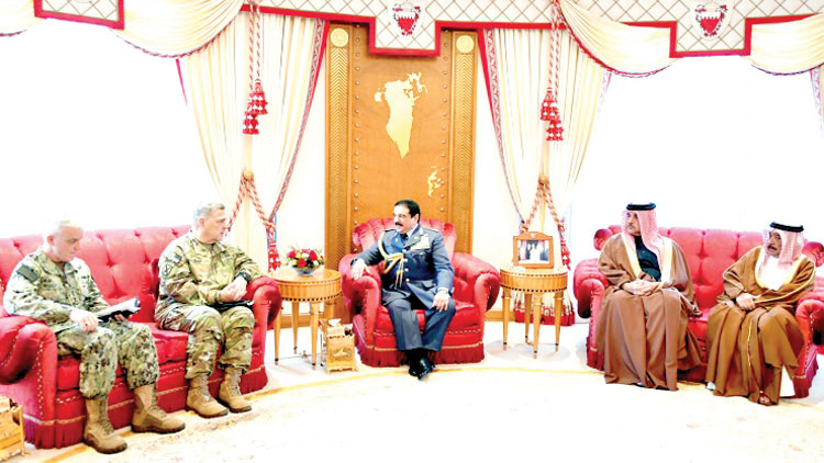 ഹ​മ​ദ്​ രാ​ജാ​വി​നെ യു.​എ​സ്​ സേ​ന  സം​യു​ക്ത ചെ​യ​ർ​മാ​ൻ സ​ന്ദ​ർ​ശി​ച്ചു