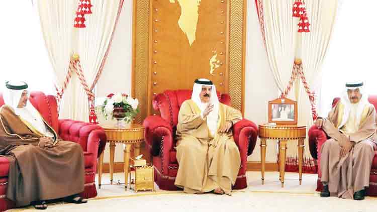 പ്രധാനമന്ത്രിയും കിരീടാവകാശിയും  ഹമദ് രാജാവിനെ സന്ദർശിച്ച് ചര്‍ച്ച നടത്തി