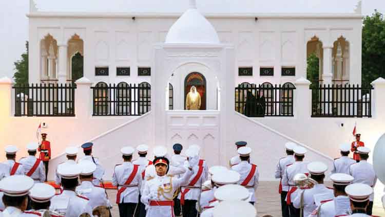 അംബാസഡര്‍മാരില്‍നിന്ന്​ ഹമദ് രാജാവ് നിയമന രേഖകള്‍ സ്വീകരിച്ചു
