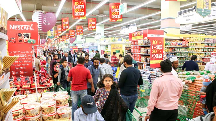 10/15/20/30 പ്ര​മോ​ഷ​ന്‍ മേ​ള​യു​മാ​യി  ലു​ലു ഔ​ട്ട്‌​ലെ​റ്റു​ക​ൾ സ​ജീ​വം