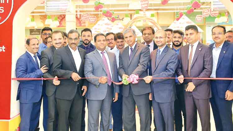 ലുലുവിൽ കശ്​മീരി ആപ്പിൾ ഫെസ്​റ്റിവൽ തുടങ്ങി