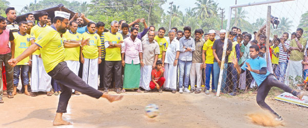 ഇരുമുന്നണികള്‍ക്കും ‘അടിതെറ്റി’; കളിയില്‍ ആപ്പാണ് കേമന്‍