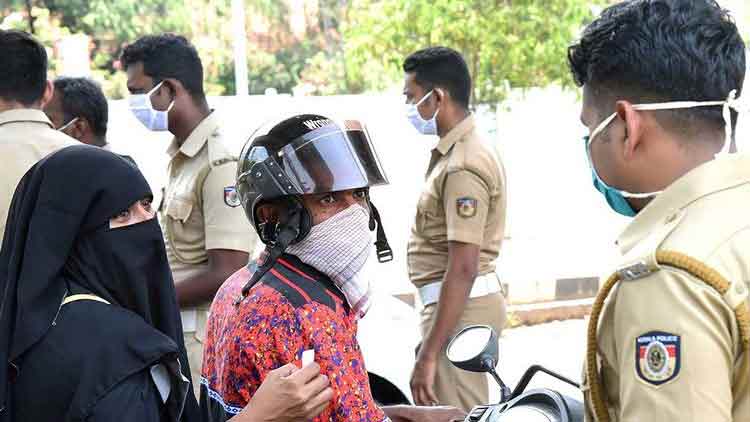 അവശ്യ സേവനങ്ങള്‍ക്കും ജോലികള്‍ക്കും പ്രത്യേക യാത്ര പാസ് നിർബന്ധമില്ല