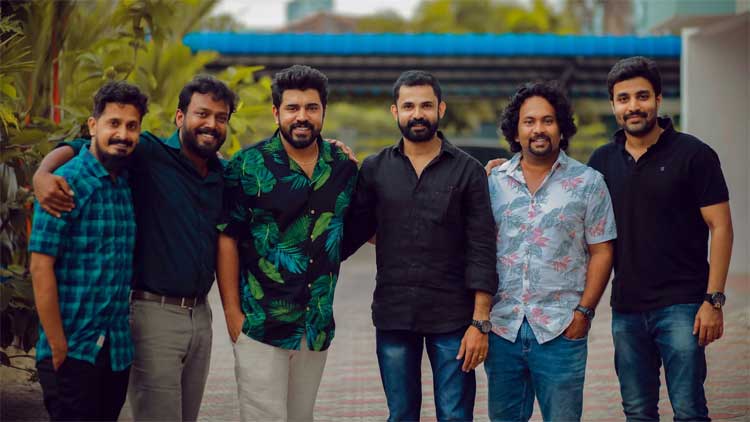 ഒമ്പത് വർഷങ്ങൾക്ക് ശേഷം മലർവാടി ടീം വീണ്ടും പുതിയ ലുക്കിൽ