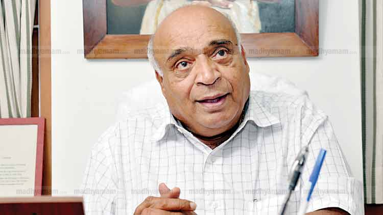 പ്രണയം പുസ്​തകങ്ങളോട്, എഴുത്തിനോടും