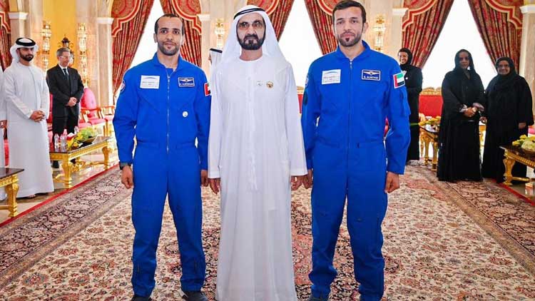 യു.​എ.​ഇ ബ​ഹി​രാ​കാ​ശ യാ​ത്രി​ക​ർ​ക്ക്​ ശൈഖ്​ മു​ഹ​മ്മ​ദി​െ​ൻ​റ സ്വീ​ക​ര​ണം