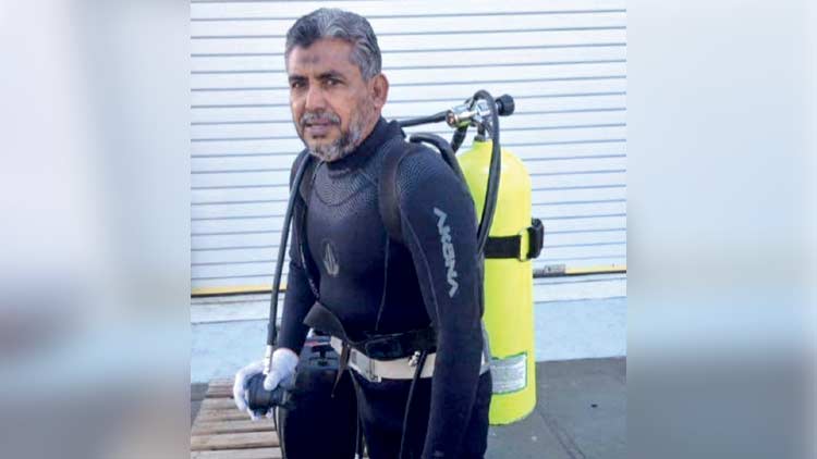 ദു​ബൈ ക​ട​ലി​ലെ മു​ങ്ങ​ല്‍ വി​ദ​ഗ്​​ധ​ന്‍  കു​ഞ്ഞി​മൊ​യ്തീ​ന്‍ കു​ട്ടി ഇ​നി താ​നൂ​രി​ലേ​ക്ക്