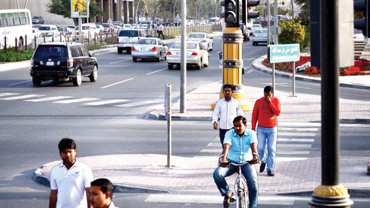 കാ​​ൽ​​ന​​ട​​ക്കാ​​രു​​ടെ നി​​യ​​മ​​ലം​​ഘ​​നം: ശി​​ക്ഷ ക​​ർ​​ക്ക​​ശ​​മാ​​ക്കു​​ന്നു