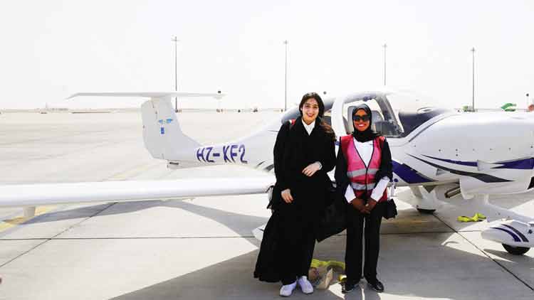 സൗ​ദി വി​ദ്യാ​ർ​ഥി​ക​ൾ​ക്ക്​ പ​രി​ശീ​ല​ന വി​മാ​ന​ങ്ങ​ൾ  എ​ത്തി