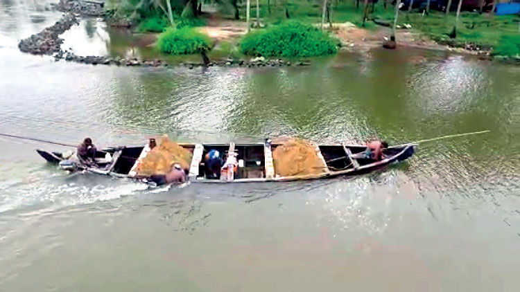 ഡ്രോണിൽ പണിപാളി നിയമലംഘകർ ഡ്രോണിൽ പണിപാളി നിയമലംഘകർ