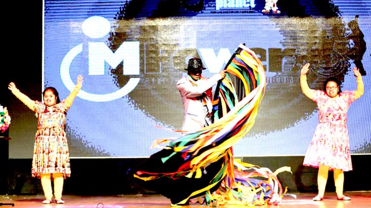 വിസ്മയം തീർത്ത് കുട്ടി മാന്ത്രികസംഘം; അതിശയലോകത്തിലേറി കാഴ്ചക്കാർ