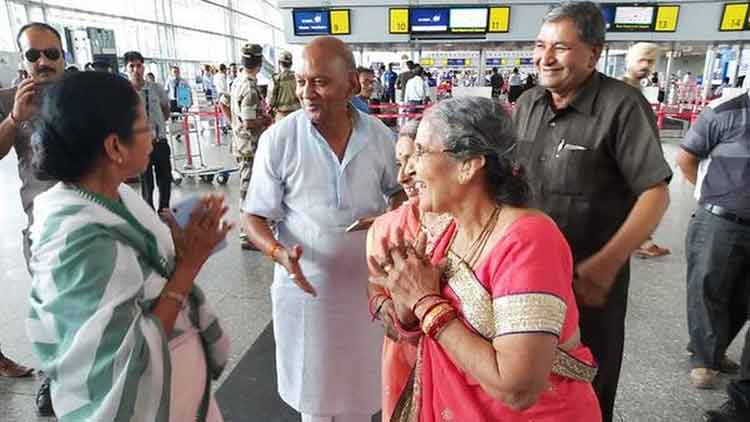 Mamata-Banerjee-Yasodha-Ben
