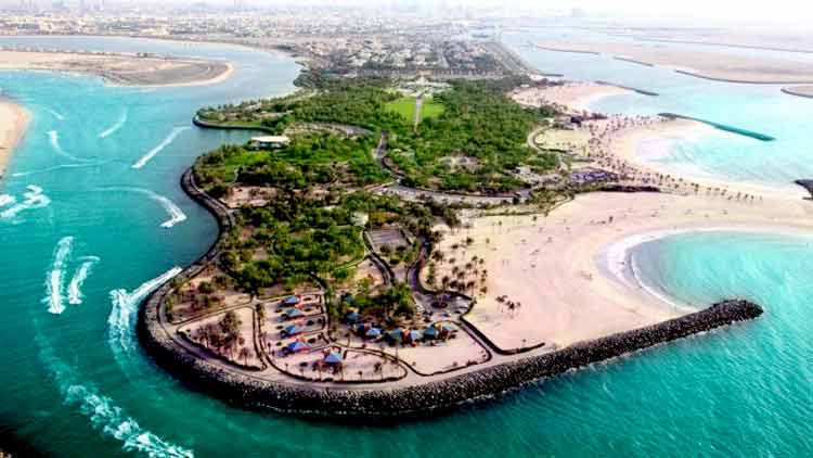 മം​സ​ർ ബീ​ച്ചി​ൽ വീ​ണ്ടും പ്ര​വേ​ശ​നം,  ഖു​ർ​ആ​നി​ക് പാ​ർ​ക്കും തു​റ​ന്നു