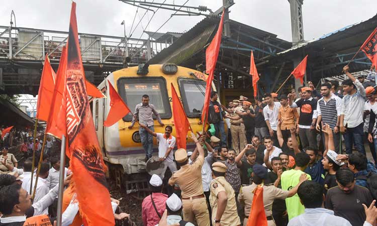 Maratha-reservation-23