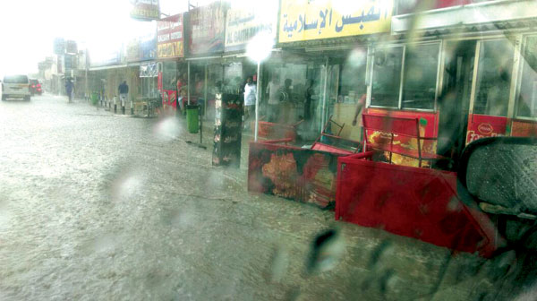 മസാഫിയില്‍ ശക്തമായ മഴ;  തോടുകള്‍ നിറഞ്ഞൊഴുകുന്നു