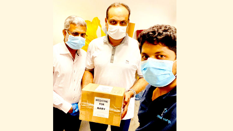 ക​ട​ലും ക​ര​യും കൂ​ട്ടു​നി​ന്നു: ദു​ബൈ​യി​ൽ നി​ന്ന് കോ​ട്ട​യ​ത്തേ​ക്ക്  അ​വ​ശ്യ​മ​രു​ന്ന് പ​റ​ന്നി​റ​ങ്ങി