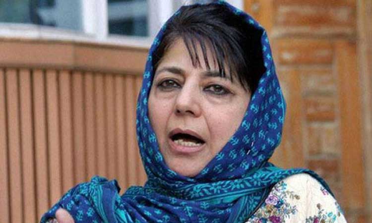 മെഹ്ബൂബയുടെ സന്ദർശത്തിന് മുമ്പ് കശ്മീരിലെ പി.ഡി.പി ഓഫീസ് സീല് ചെയ്തു മെഹ്ബൂബയുടെ സന്ദർശത്തിന് മുമ്പ് കശ്മീരിലെ പി.ഡി.പി ഓഫീസ് സീല് ചെയ്തു