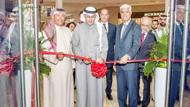 ‘ഗ​ള്‍ഫ് എ​യ​ര്‍’ മി​നി മ്യൂ​സി​യം ആ​രം​ഭി​ച്ചു