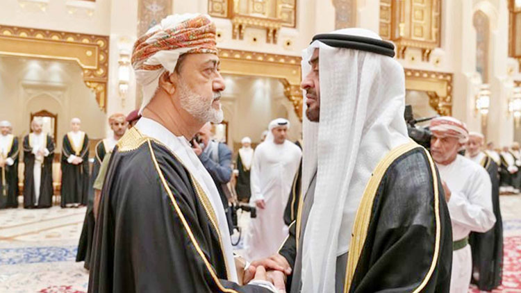 സുൽത്താൻ ഖാബൂസി​െൻറ നിര്യാണം: യു.എ.ഇയുടെ അനുശോചനമറിയിച്ച്​  ശൈഖ് മുഹമ്മദ് ബിൻ സായിദ് ഒമാനിൽ