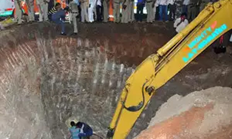 കുഴൽക്കിണറിൽ വീഴുന്ന കുട്ടികളെ രക്ഷിക്കുന്നതെങ്ങനെ?