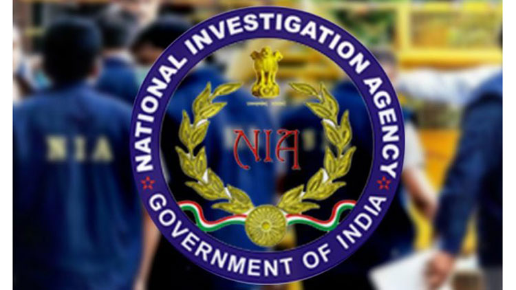 പുല്‍വാമ ഭീകരാക്രമണം: ഭീകരർക്ക്​ സഹായം നൽകിയതിന്​ അച്ഛനും മകളും അറസ്റ്റില്‍