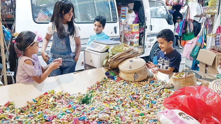 ബഹ്​റൈനിൽ നിറപ്പകിട്ടാർന്ന ഖര്‍ഖാഊന്‍ ആഘോഷം തുടങ്ങി
