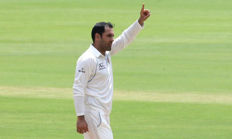 അ​ഫ്​​ഗാ​ൻ താ​രം മു​ഹ​മ്മ​ദ്​ ന​ബി ടെ​സ്​​റ്റ്​ മ​തി​യാ​ക്കു​ന്നു