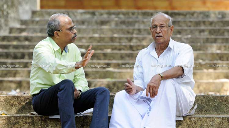 മാറേണ്ടത്​ അർബുദമെന്നാൽ മരണമെന്ന ഭീതി; നാരായണൻ മാഷി​െൻറ ഇൗ പാഠങ്ങൾ പുസ്​തകത്തിലില്ല