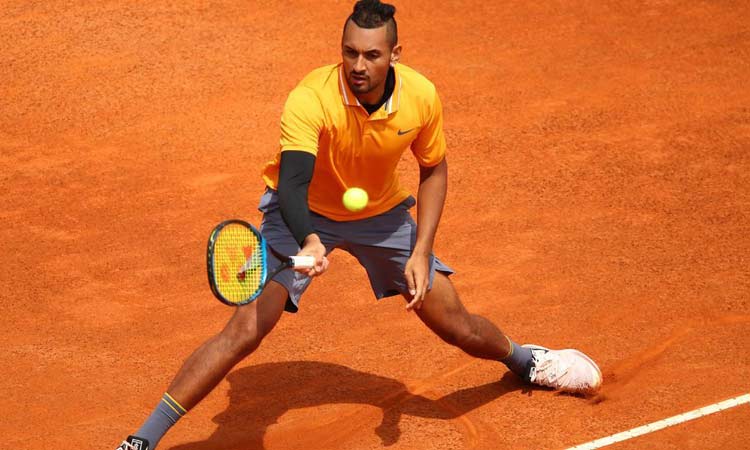 കോർട്ടിലെ കൈവിട്ടകളി; കി​ർ​ഗി​യോ​സി​ന്​ പിഴ