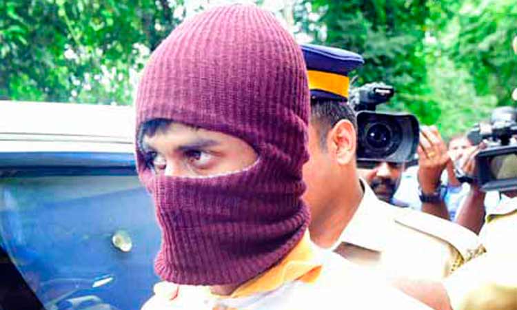 തോക്കു ചൂണ്ടി ജ്വല്ലറി കവർച്ച: സ്വർണം കണ്ടെത്താനായില്ല; രണ്ടു പ്രതികൾ കസ്​റ്റഡിയിൽ