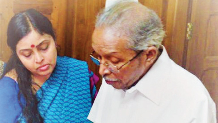 ഒ.​എ​ൻ.​വി: ഒ​രു അ​ഭി​മു​ഖ​ക്കാ​രി​യു​ടെ ഓ​ർ​മ​നെ​ല്ലി​ക്ക