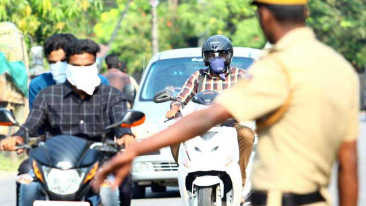 ക​ർ​ണാ​ട​ക അ​തി​ർ​ത്തി​യി​ൽ പ​രി​ശോ​ധ​ന ശ​ക്​​ത​ം 