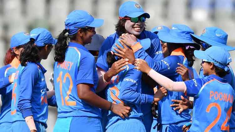 ഏ​ക​ദി​ന പ​ര​മ്പ​ര​യും സ്വ​ന്ത​മാ​ക്കി ഇ​ന്ത്യ​ൻ വ​നി​ത​ക​ൾ