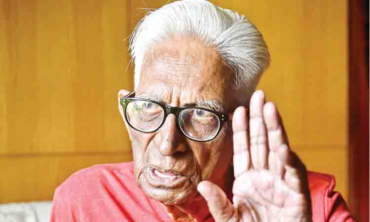 ‘ഗാ​ന്ധി​ജി മ​രി​ച്ച​പ്പോ​ൾ അ​വ​രു​ടെ സ​ന്തോ​ഷം ക​ണ്ട്​ അ​മ്പ​ര​ന്നു​പോ​യി’