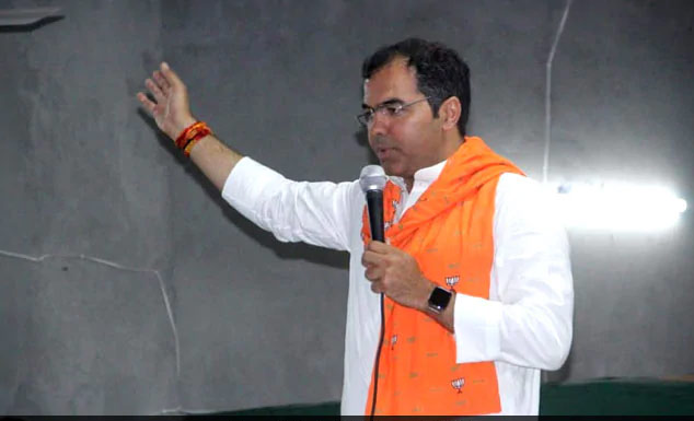 അരവിന്ദ്​ കെജ്​രിവാൾ ഭീകരവാദിയെന്ന്​; ബി.ജെ.പി എം.പിക്ക്​ വീണ്ടും വിലക്ക്​