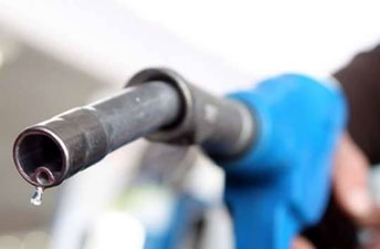 ക്രൂഡ് ഓയില്‍ വില വീണ്ടുമിടിഞ്ഞു: ഇന്ധന വില കുറഞ്ഞേക്കും