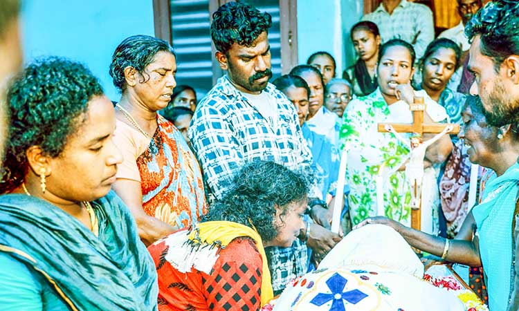 മുതലപ്പൊഴി അഥവാ മരണപ്പൊഴി: ആർക്കും വേണ്ടാത്തവർ മുതലപ്പൊഴി അഥവാ മരണപ്പൊഴി: ആർക്കും വേണ്ടാത്തവർ