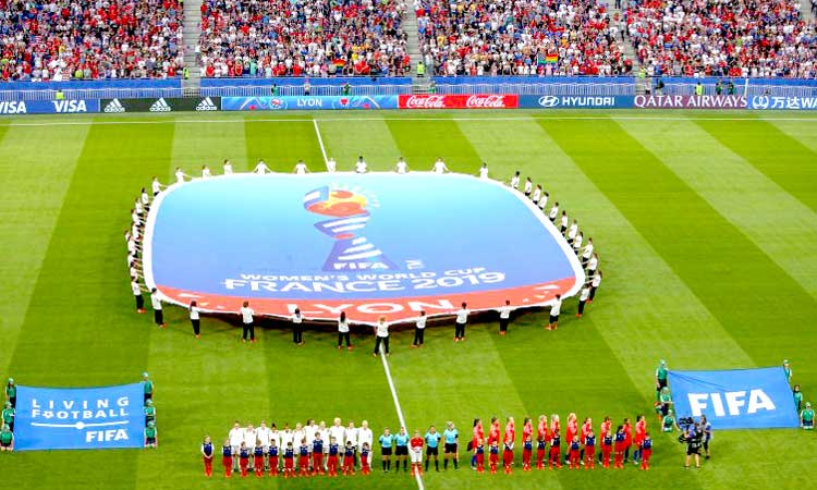 വ​​​നി​​​ത ലോ​​​ക​​​ക​​​പ്പ്: ഫി​​​ഫ പ​​​താ​​​ക​വാ​​​ഹ​​​ക​​​രാ​​​യി  ഖ​​​ത്ത​ർ വി​​​ദ്യാ​​​ർ​​​ഥി​​​ക​​​ളും