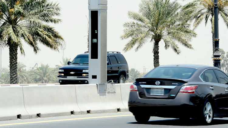 അ​വ​ശ്യ സ​ർ​വി​സ് രം​ഗ​ത്തു​ള്ള​വ​രും  ഐ​ഡി ക​രു​ത​ണം