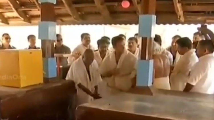 പിതൃ​ക്കൾക്കും രക്തസാക്ഷികൾക്കും േമാക്ഷം തേടി  രാഹുൽ ‘ദക്ഷിണ കാശി’യിൽ