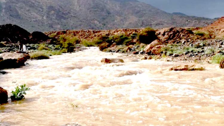 ഒമാനിൽ വി​വി​ധ​യി​ട​ങ്ങ​ളി​ൽ ക​ന​ത്ത മ​ഴ