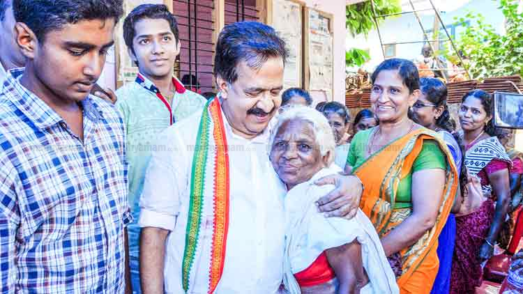 പടനയിക്കാൻ ‘ലീഡർ’ ചെന്നിത്തല