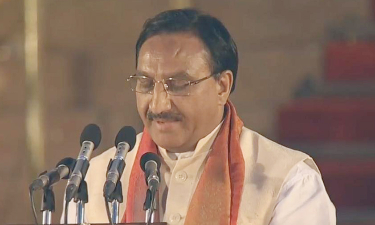 മാനവ വിഭവശേഷി മന്ത്രിയുടേത് വ്യാജ ഡിഗ്രിയെന്ന് ആരോപണം